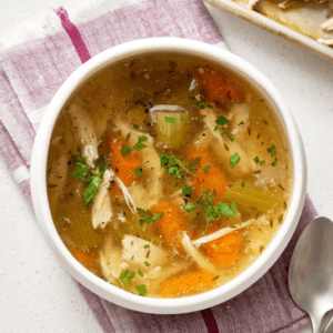 Chicken Soup with (2p pão)